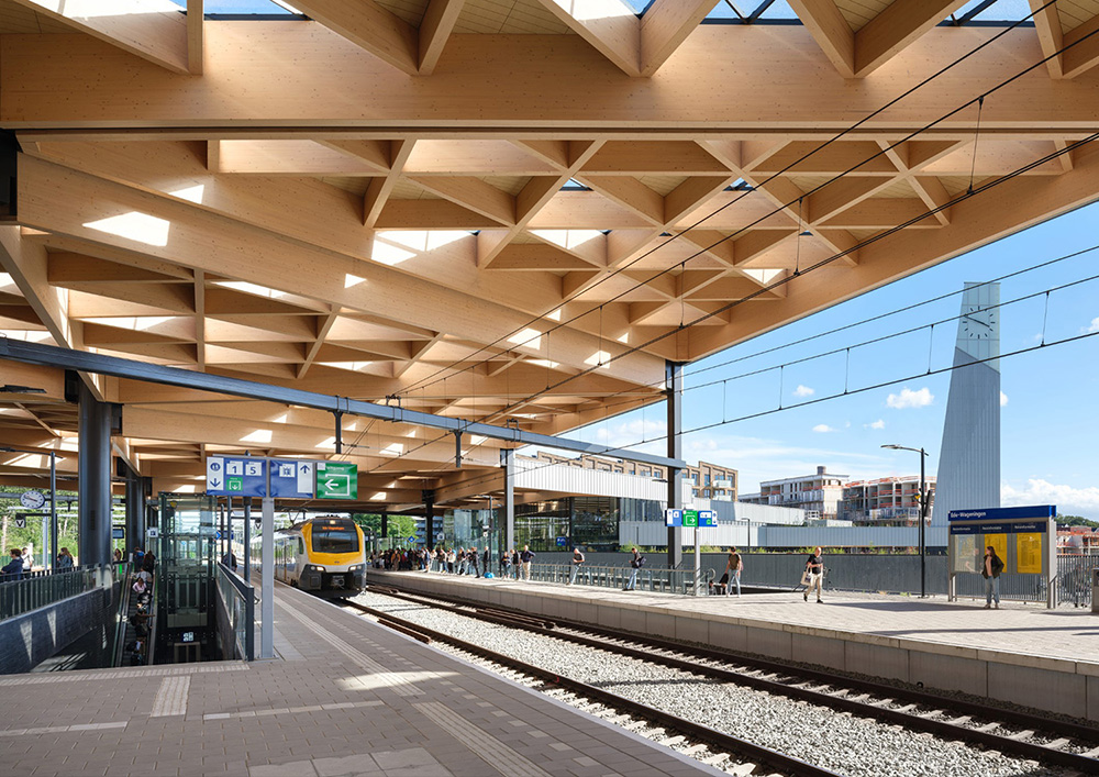 Ede-Wageningen Train Station 14